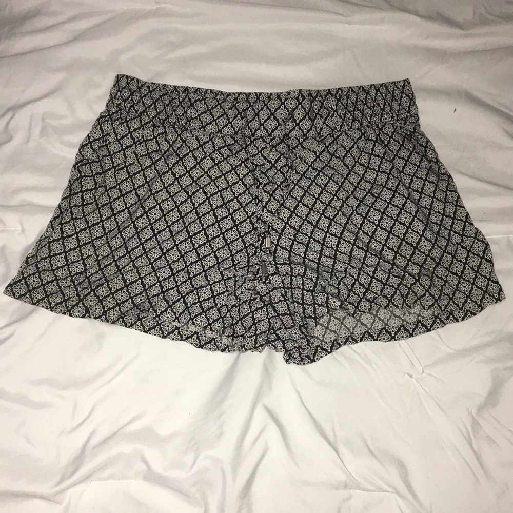 Old Navy Black And White Shorts